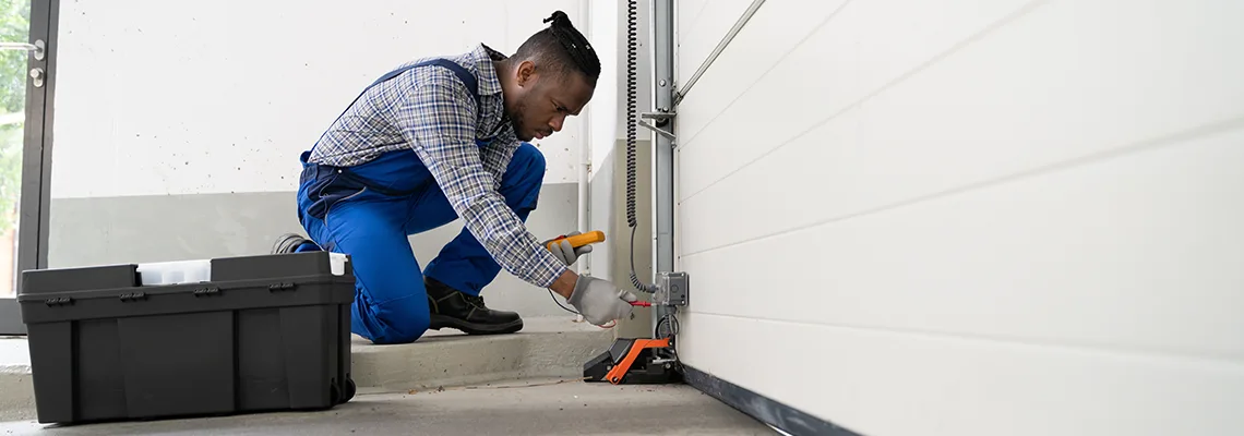 Repair Garage Door Not Closing But Light Flashing in North Fort Myers, FL